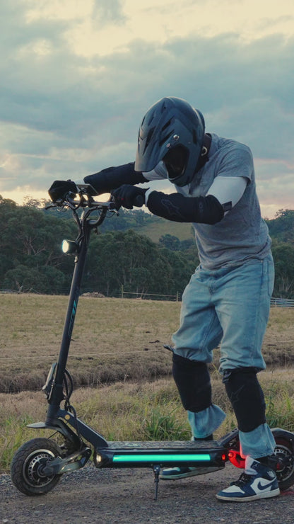 Bolzzen Phoenix 6026 Dual Motor Performance E-Scooter